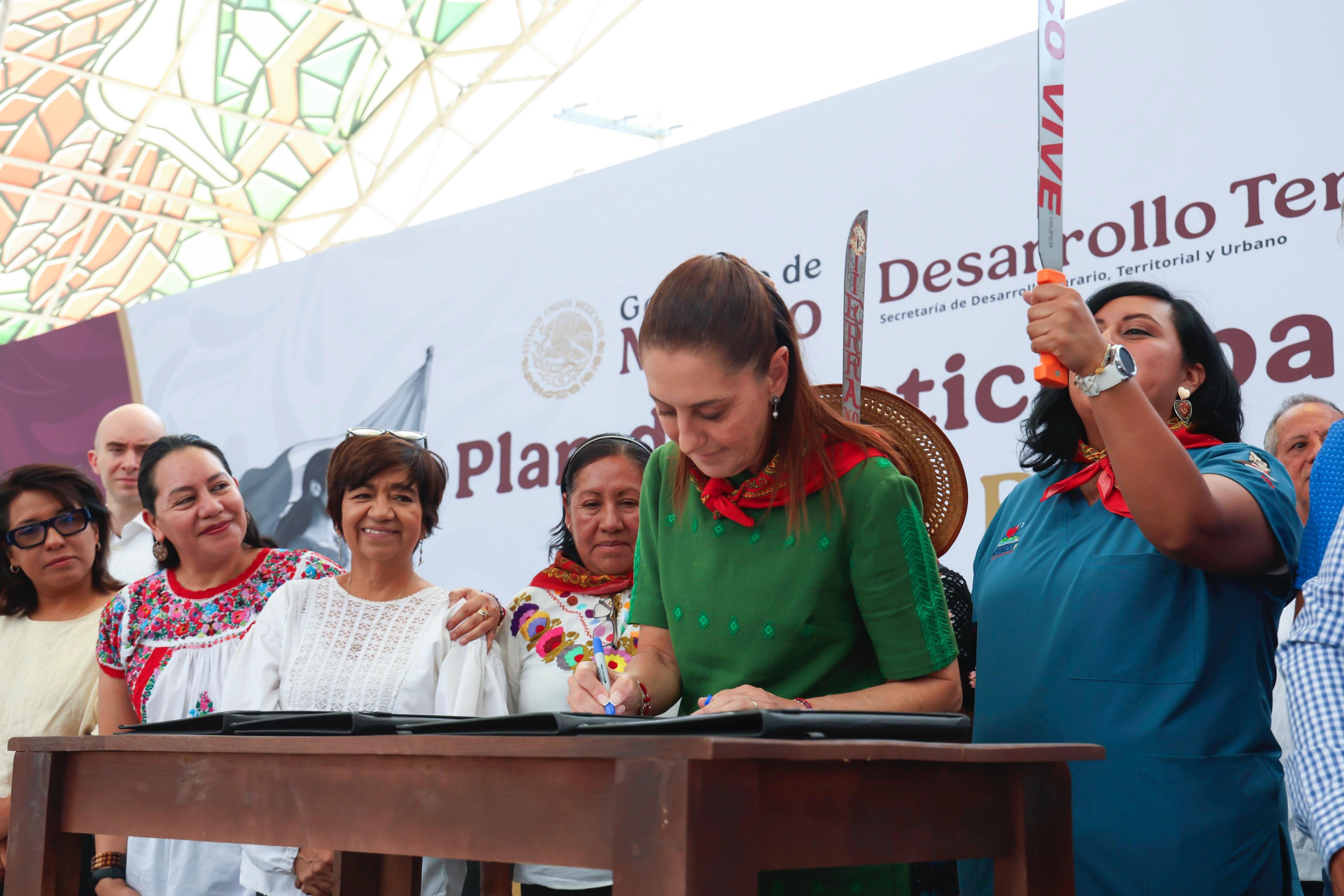 Claudia Sheinbaum sigue más preocupada de lo que pasó hace 500 años en las tierras que hoy ocupa México que de los problemas actuales de sus compatriotas
