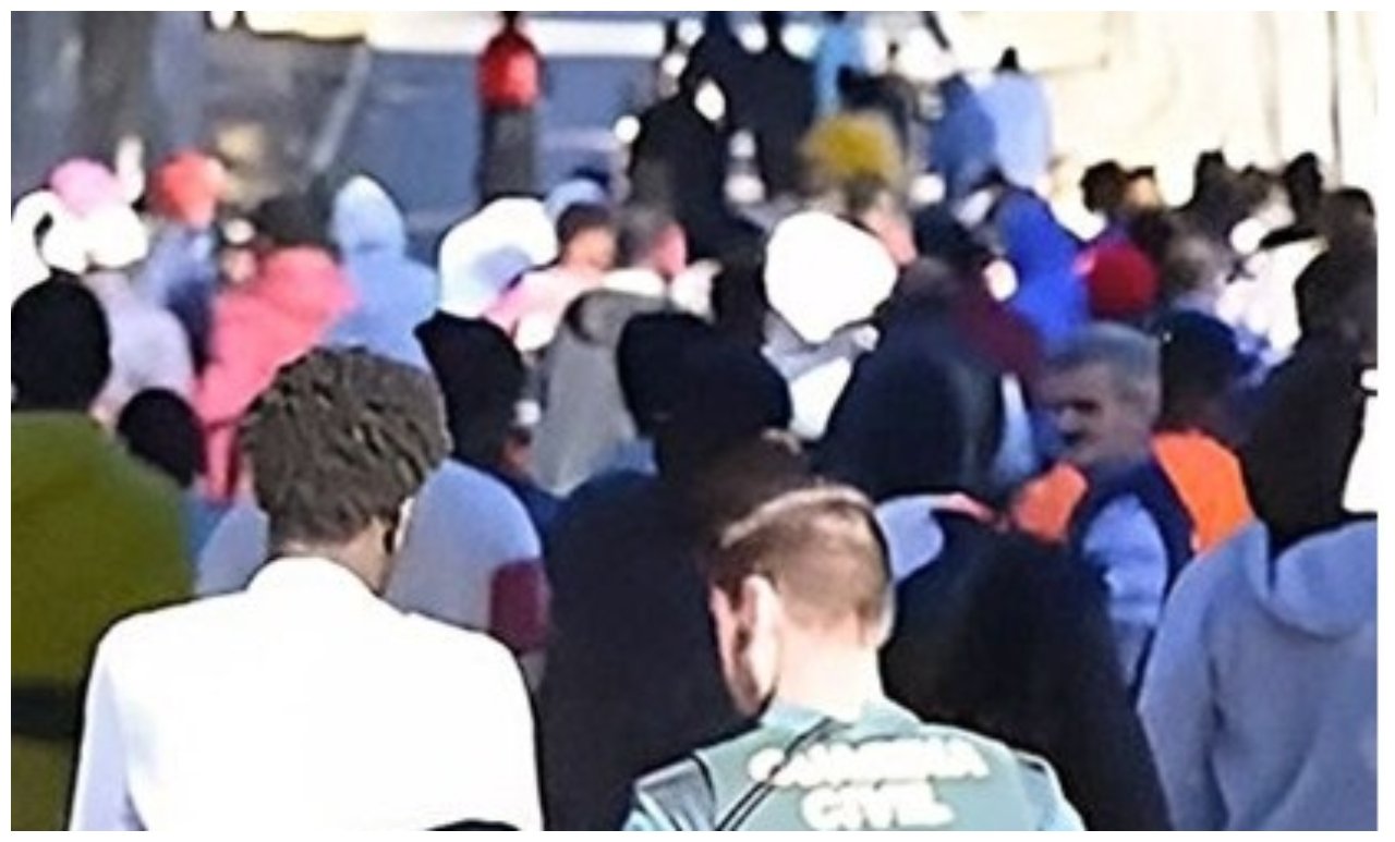 Inmigrantes malienses amenazan con bloquear carreteras en Alicante... si no se acelera su "regularización"