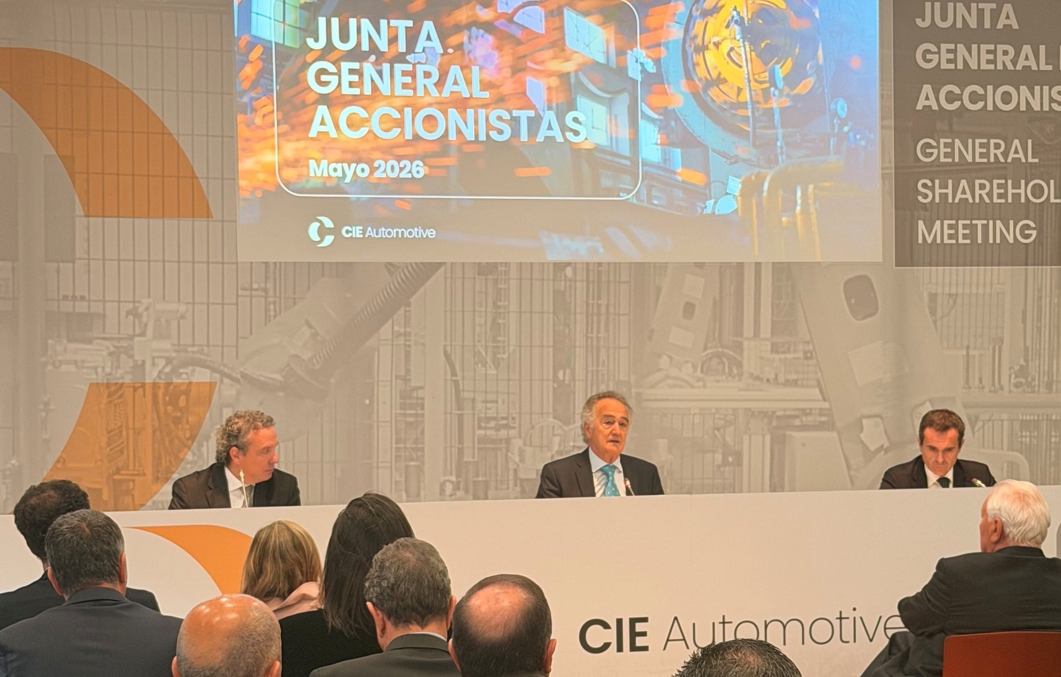 En la Junta de CIE, su consejero delegado, Jesús María Herrera, y su presidente y accionista, Antonio María Pradera, han podido presumir de cifras y de seguir sorteando la crisis mundial del automóvil