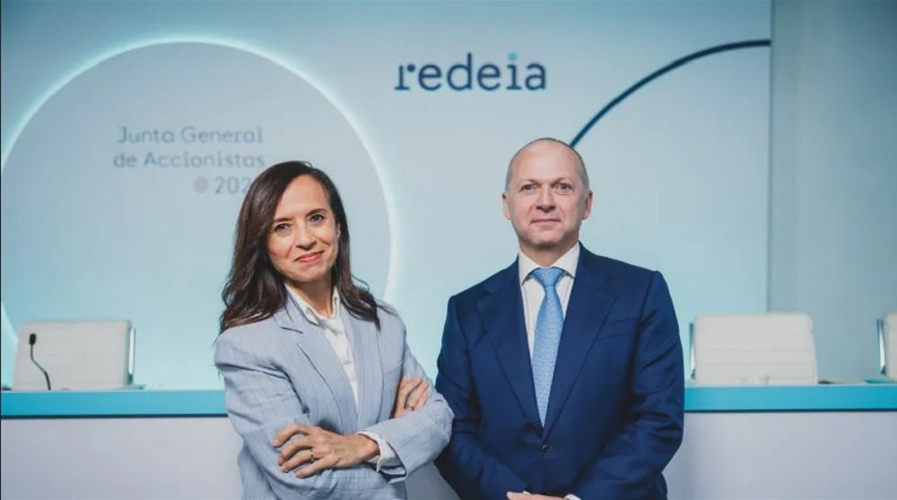 Beatriz Corredor y Roberto García Merino, presidenta y CEO de Redeia, respectivamente, han liderado la Junta telemática de Redeia donde se ha insistido en negar su culpabilidad en el apagón Beatriz Corredor y Roberto García Merino, presidenta y CEO de Redeia, respectivamente, han liderado la Junta telemática de Redeia donde se ha insistido en negar su culpabilidad en el apagón
