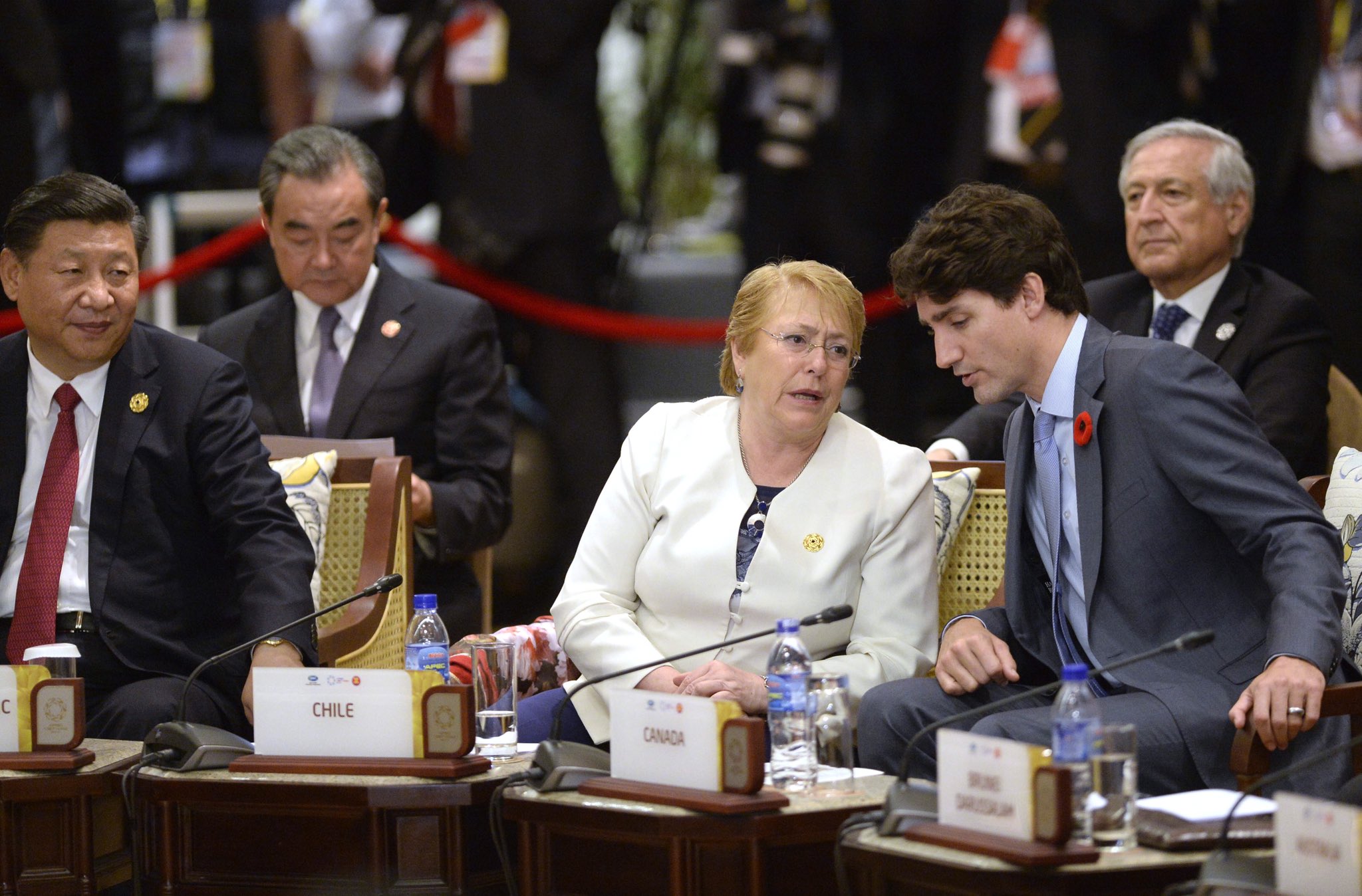 Bachelet no es de izquierdas, es sólo feminista y entusiasta de la viscosa ideología de género