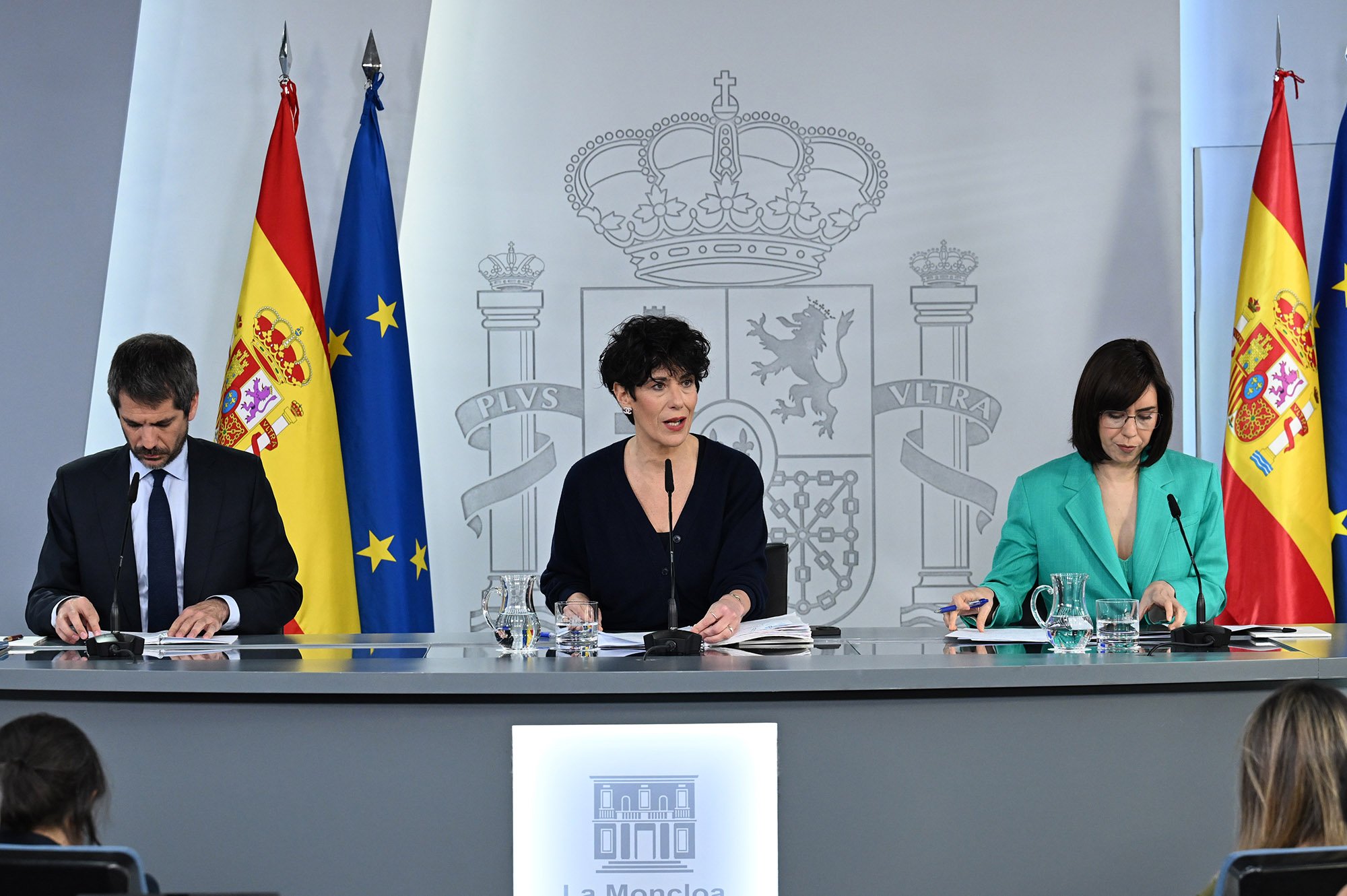 Elma Saiz, acompañada de Ernesto Urtasun, titular de Cultura y de Diana Morant, 'Diana la Marciana'
