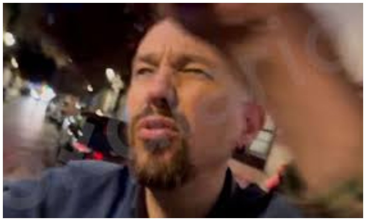 La violencia machista de Pablo Iglesias: arremete contra una redactora de OK Diario