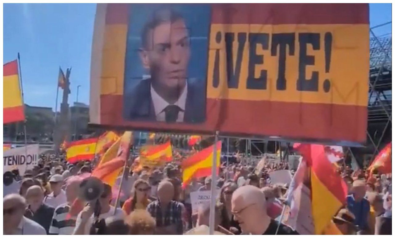Marcha por la dignidad. ¿Siete policías heridos leves por los manifestantes que pedían la dimisión de Sánchez... ¿a qué no me lo creo?