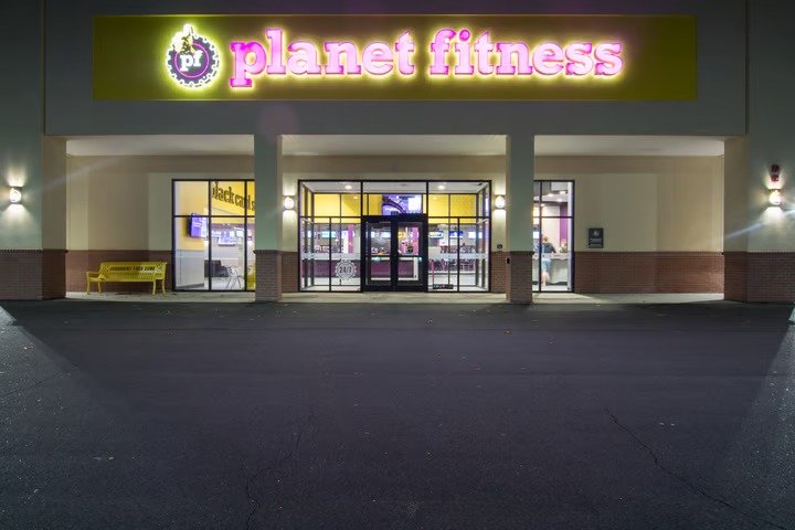 La propia agraviada, Judy Walcott, ha contado su caso, iba a un gimnasio de la firma Planet Fitness en New Hampshire, y decimos iba porque la dirección del centro le ha revocado la membresía La propia agraviada, Judy Walcott, ha contado su caso, iba a un gimnasio de la firma Planet Fitness en New Hampshire, y decimos iba porque la dirección del centro le ha revocado la membresía