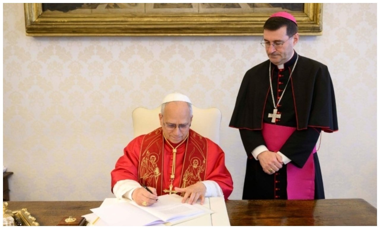 'Magnífica Humanitas' termina, también, con lo mejor de todo: una alusión a las Santísima Virgen María: llegado a este punto final de la historia, Ella es la única tabla de salvación a la que agarrarnos / Foto: Vatican Media