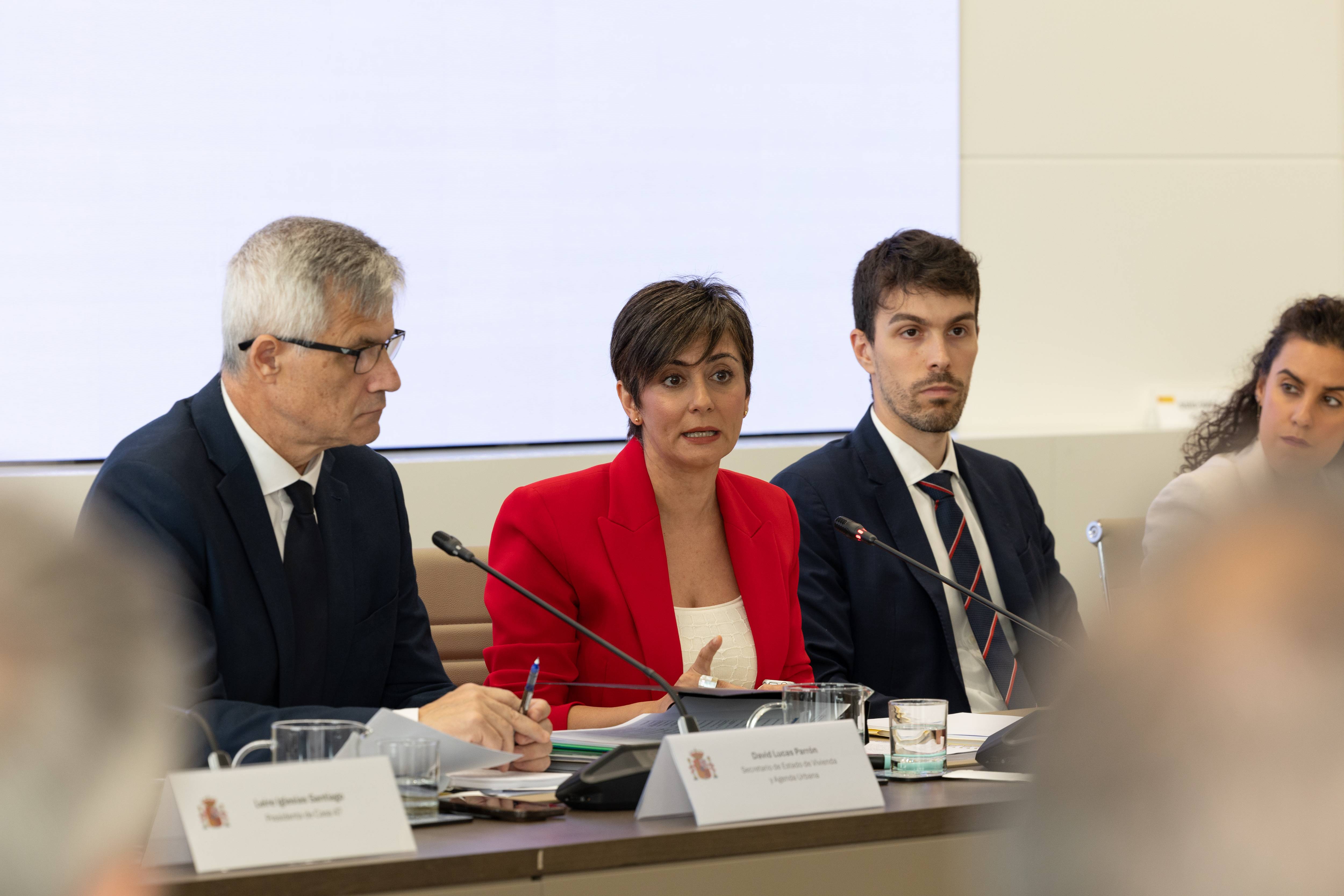 Los datos no mejoran mientras Isabel Rodríguez se dedica a presentar el Plan Estatal de Vivienda