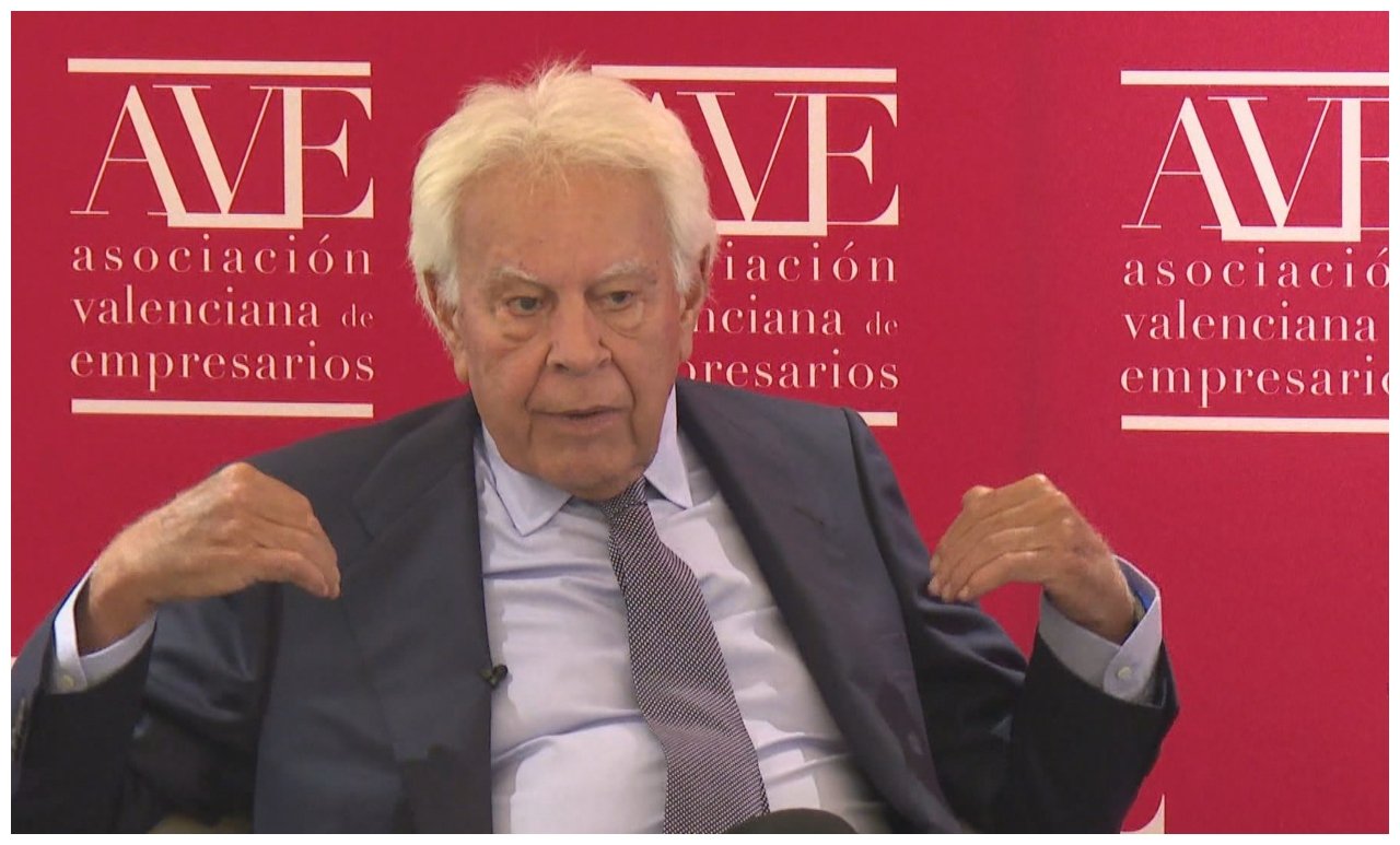 Felipe González: desde que se inventó Internet, la información es "un bien mostrenco"
