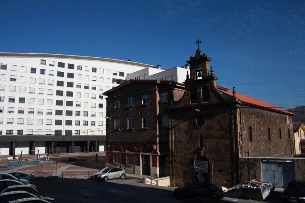 Un propietario vecino de Burceña en Barakaldo que sufrió hace un año la muerte de su padre, desde ese terrible suceso, viaja a Salamanca en diversas ocasiones para desconectar en la casa de unos familiares