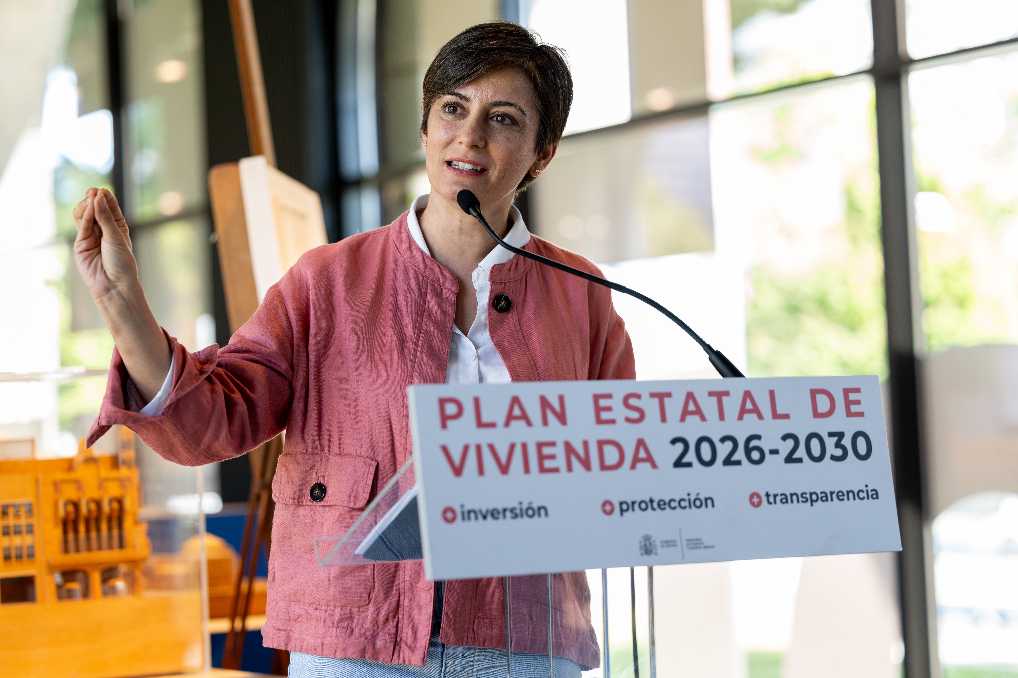 Rodríguez sale en escena en la rueda de prensa posterior al Consejo de Ministros y nos vuelve a contar exactamente lo mismo