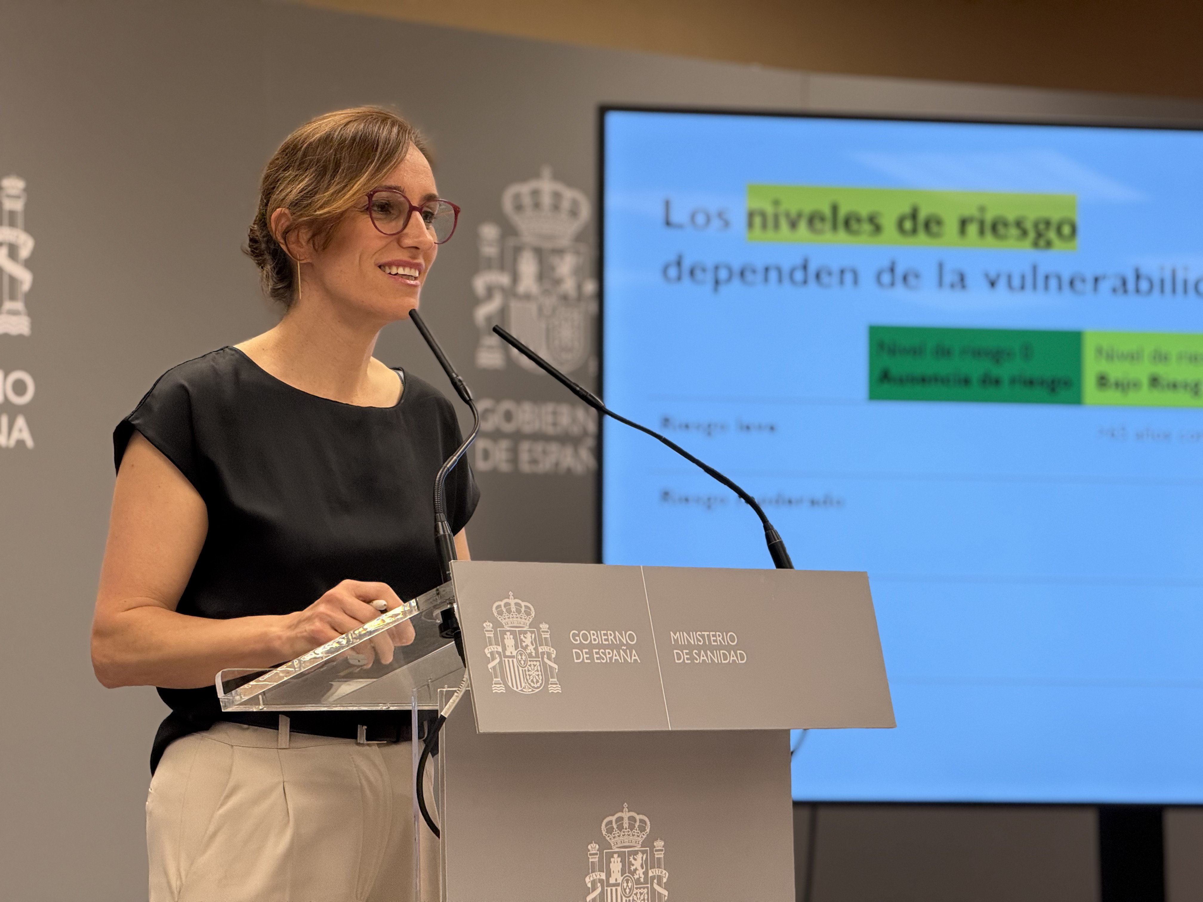 "No hay que hacer chascarrillos, sino tomar medidas", ha dicho Mónica