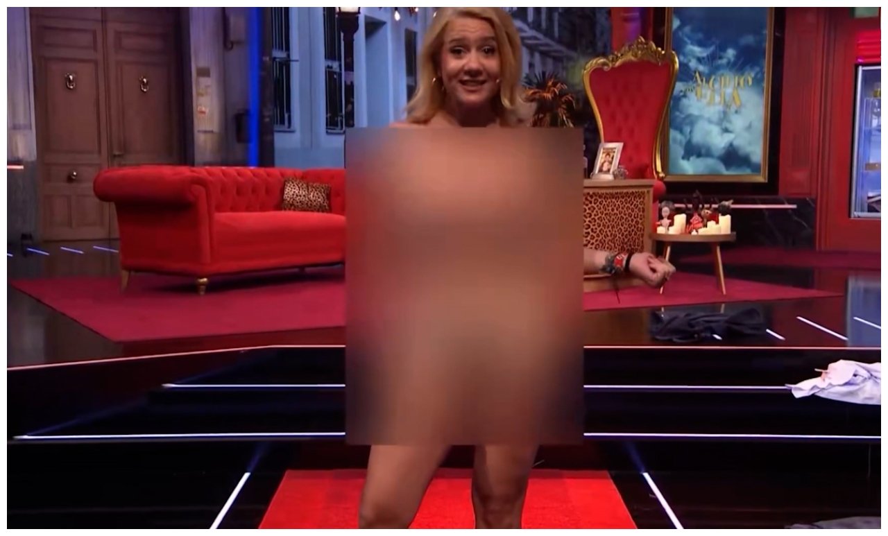Desnudo integral de la presentador Henar Álvarez, en TVE... para denunciar el supuesto machismo respecto al modo de vestir de las mujeres