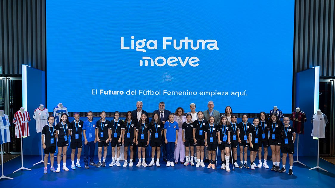 Liga F y Moeve han presentado oficialmente el I Torneo Liga Futura Moeve, una nueva competición alevín que nace con el objetivo de impulsar el fútbol base femenino Liga F y Moeve han presentado oficialmente el I Torneo Liga Futura Moeve, una nueva competición alevín que nace con el objetivo de impulsar el fútbol base femenino