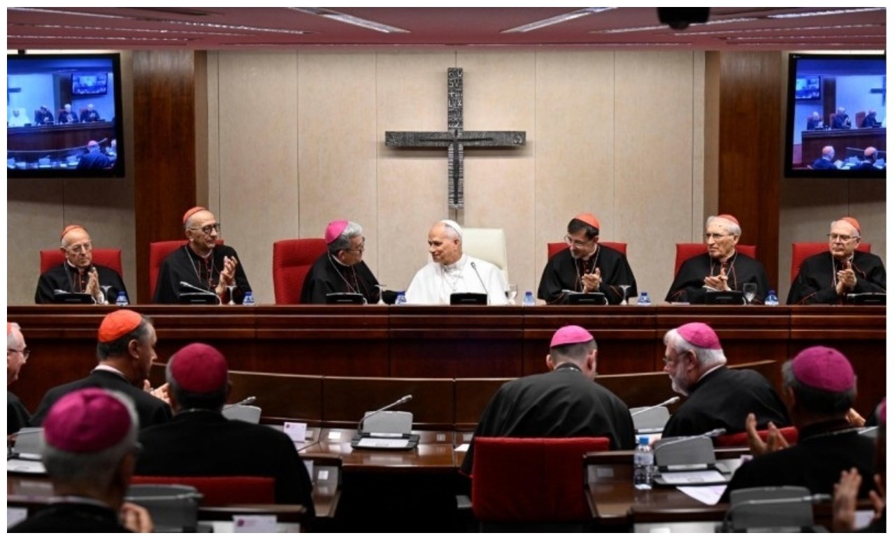A los obispos españoles, el Papa les ha pedido una sola cosa: menos enfrentamientos. Un detalle: el cardenal Cobo no ha invitado a ningún acto externo al cardenal Rouco. Sin embargo, al cardenal Omella, sí / Foto: Vatican Media