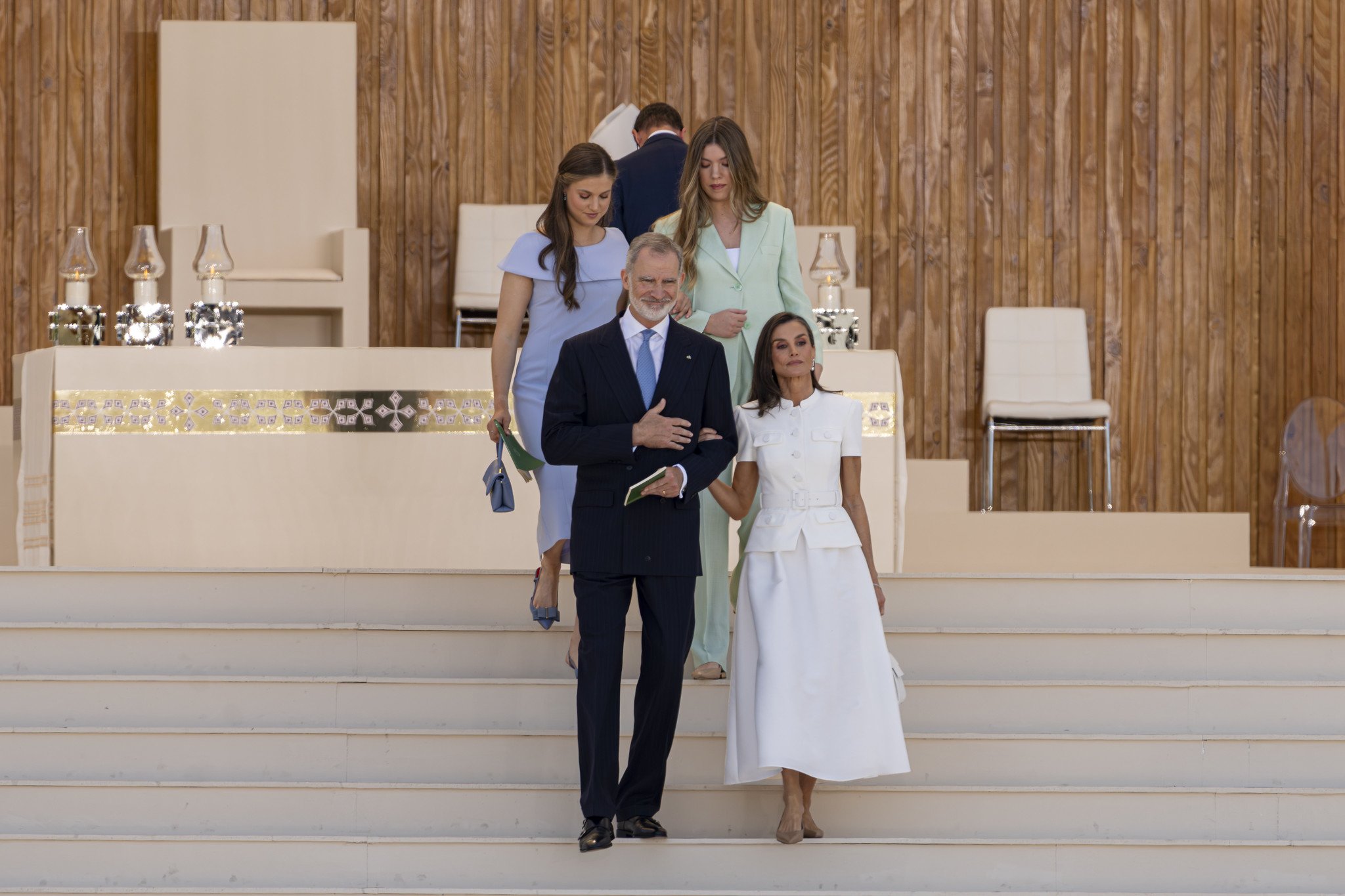 La princesa Leonor y la infanta Sofía se han limitado a asistir a los actos centrales de la Familia Real con el Papa, no como algunos de sus primos / Foto: Pablo Moreno
