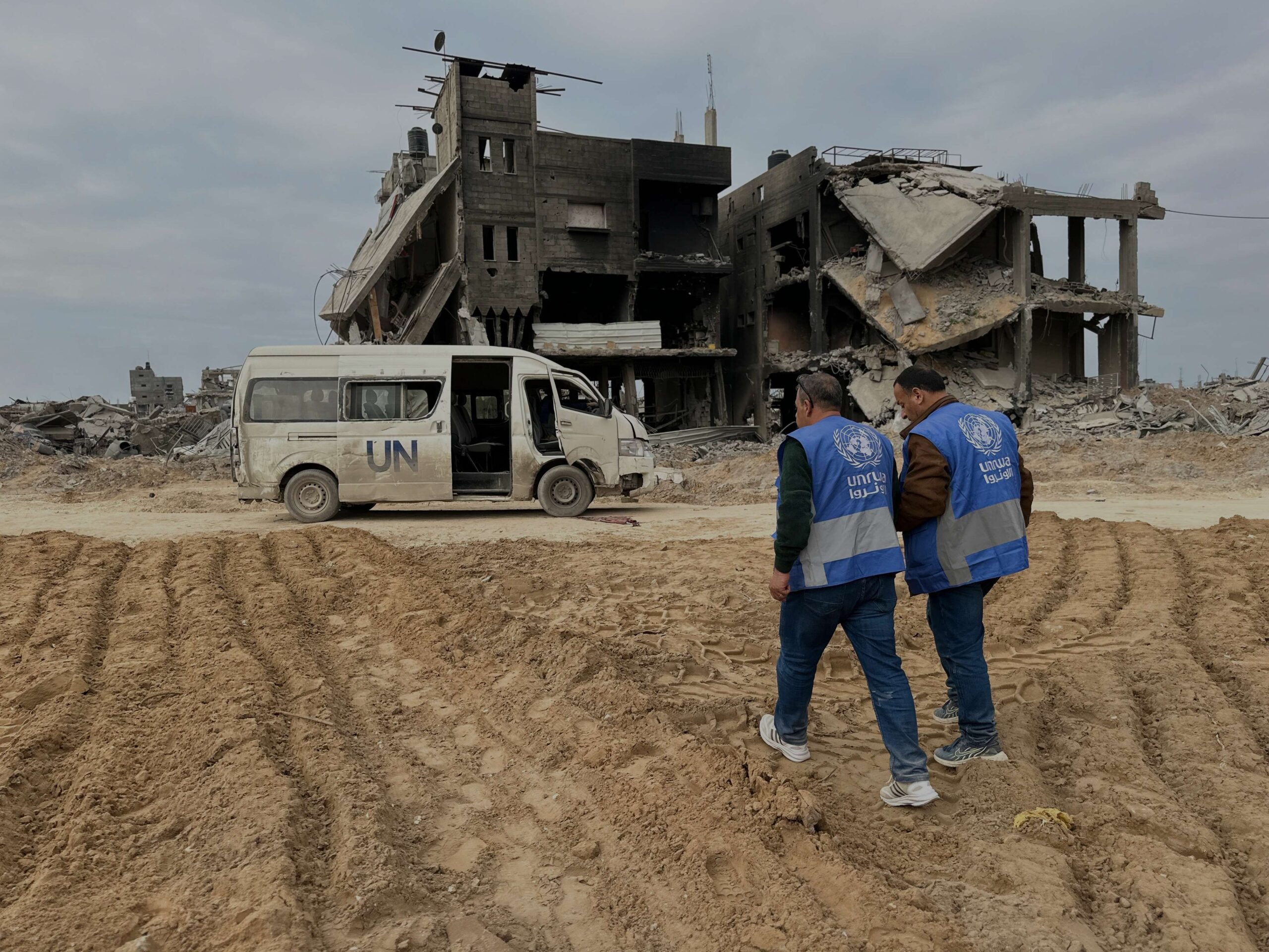 La UNRWA proporciona asistencia humanitaria y servicios básicos a los refugiados palestinos que viven en Gaza, Cisjordania, Jordania, Líbano y Siria