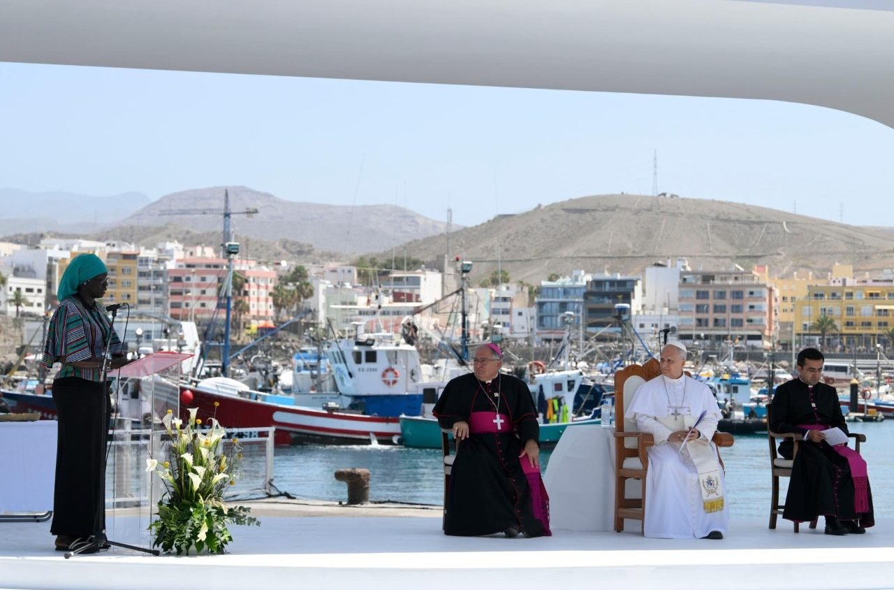 Momento de testimonio en el puerto de Arguineguín, en la isla de Gran Canaria / Foto: Vatican Media