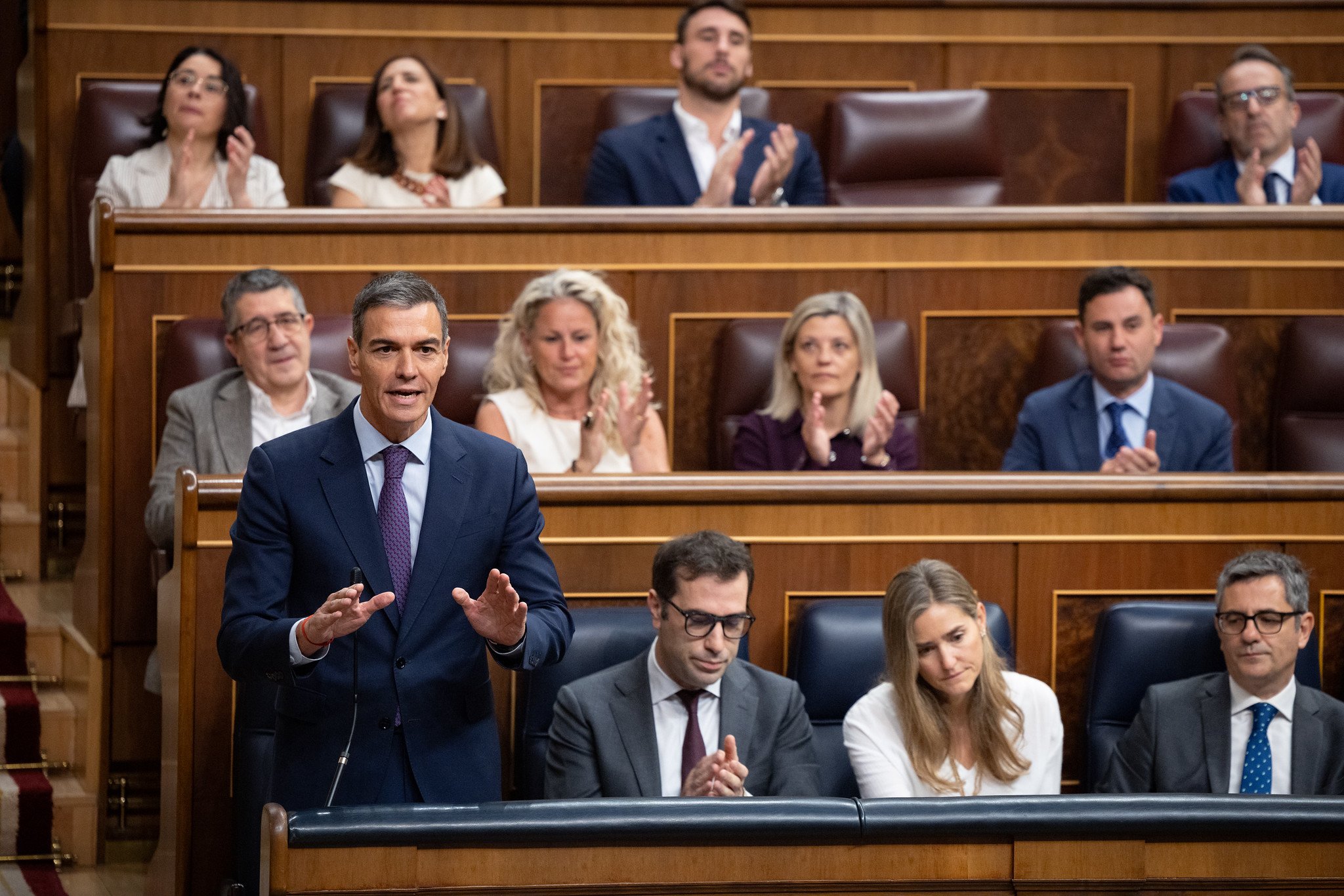 En este momento convulso y para acaparar la atención mediática y desviarla de los temas judiciales, el presidente ha informado que va a llevar al Congreso la presentación de los Presupuestos Generales del Estado para 2027 En este momento convulso y para acaparar la atención mediática y desviarla de los temas judiciales, el presidente ha informado que va a llevar al Congreso la presentación de los Presupuestos Generales del Estado para 2027