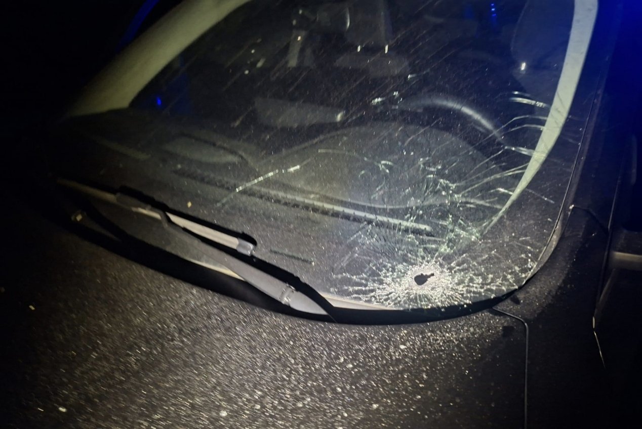 Coche de Guardia Civil tiroteado por los narcos