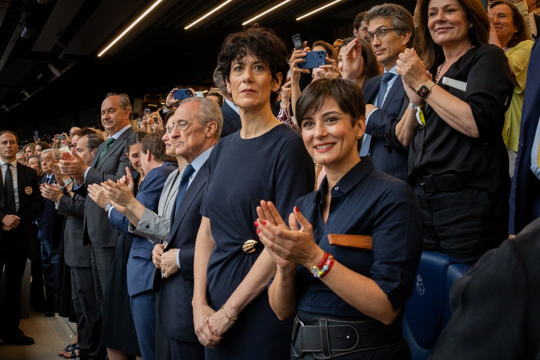 Lo vemos mes tras mes, el sistema está quebrado con un gasto incontrolado y una España envejecida que se muere, y el Gobierno y Elma Saiz prefieren vender su 'publi' de las jubilaciones demoradas
