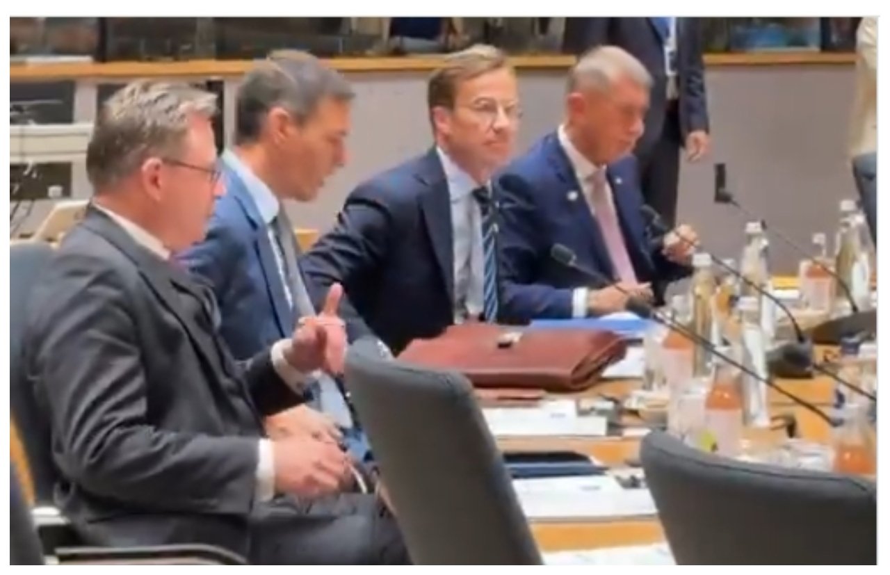 Consejo Europeo. Sánchez: Zapatero se quedó con joya regaladas en 2007... así que todo va bien Consejo Europeo. Sánchez: Zapatero se quedó con joya regaladas en 2007... así que todo va bien