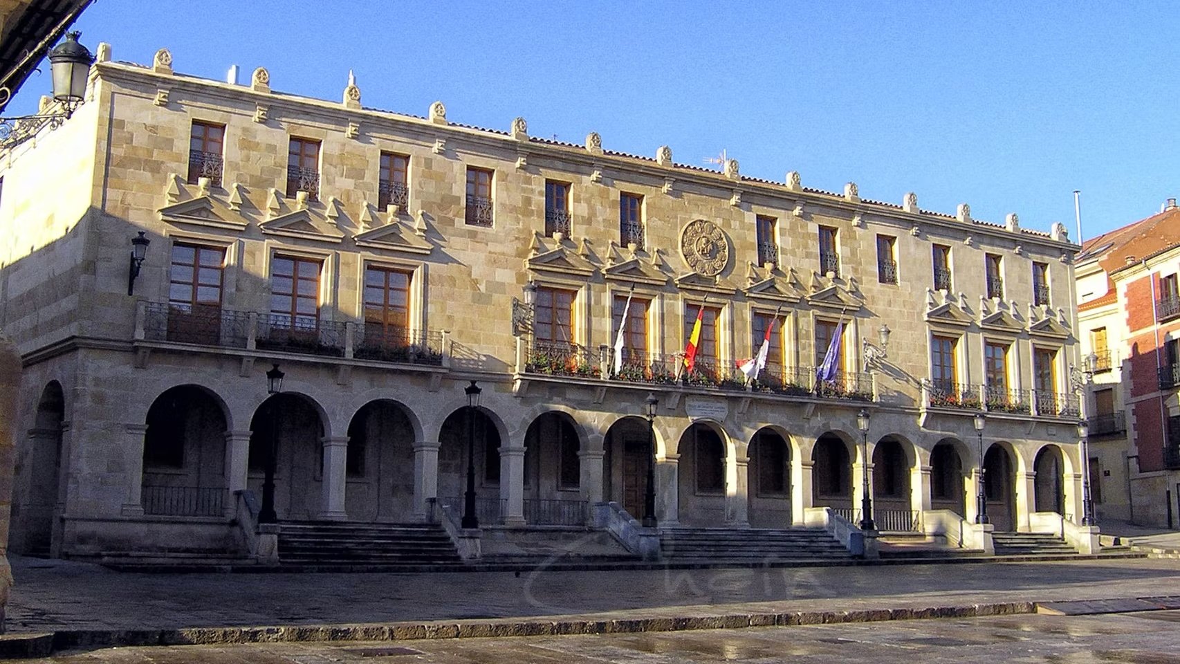 Agentes de la Policía Judicial de la Guardia Civil han llevado a cabo un registro en el Ayuntamiento de Soria