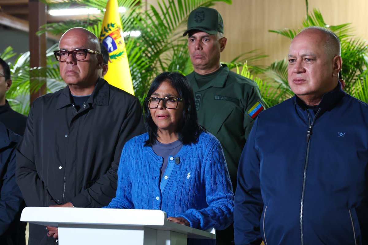 La presidenta encargada de Venezuela, Delcy Rodríguez, junto a miembros de su ejecutivo 
