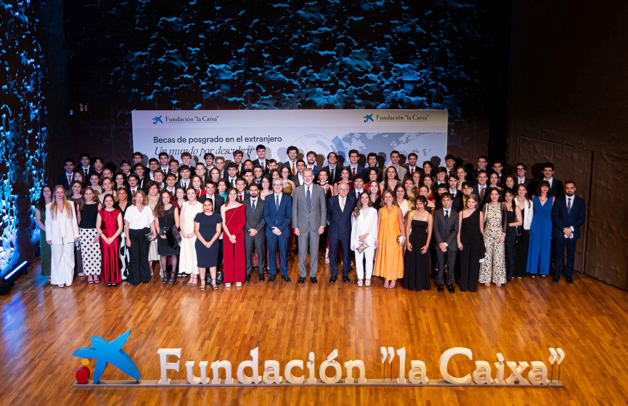 Foto de familia durante el acto de entrega de becas de posgrado de la Fundación ”la Caixa” / Foto: Fundación ”la Caixa” Foto de familia durante el acto de entrega de becas de posgrado de la Fundación ”la Caixa” / Foto: Fundación ”la Caixa”
