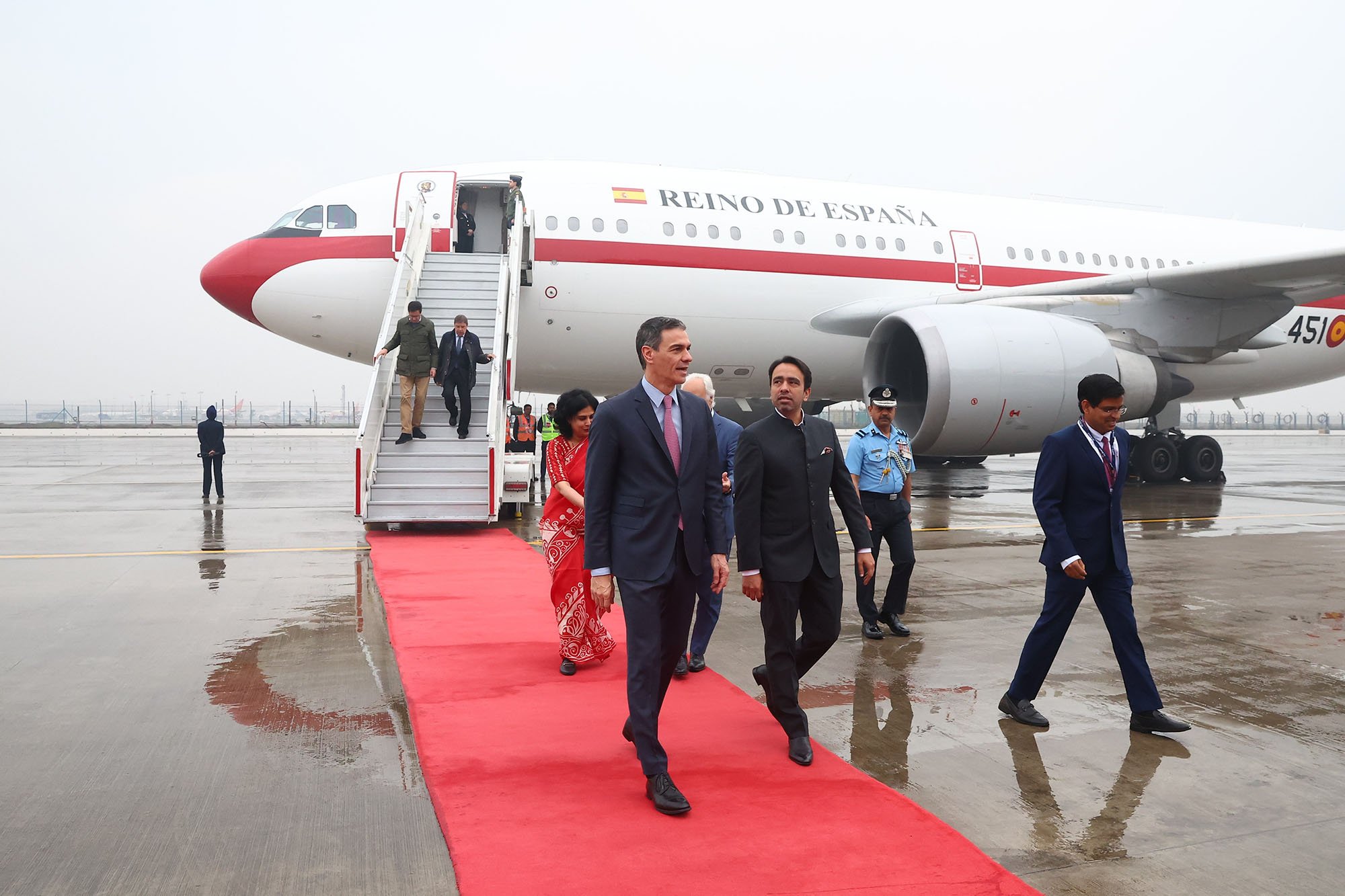 Sánchez usa demasiado el avión oficial (a veces un Falcon y otras un Airbus), pero no sólo para actos oficiales, sino también del PSOE y de su vida personal