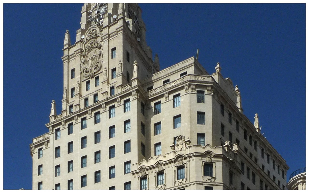 Telefónica se enfrenta al buzón veneciano