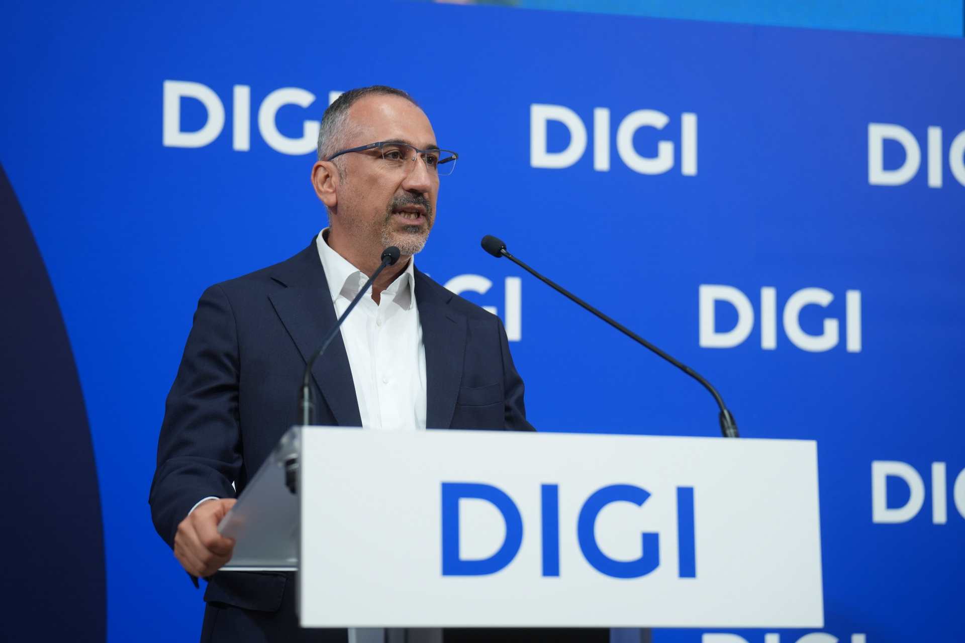 Marius Varzaru, consejero delegado de Digi Spain, durante el debut en la bolsa de Madrid