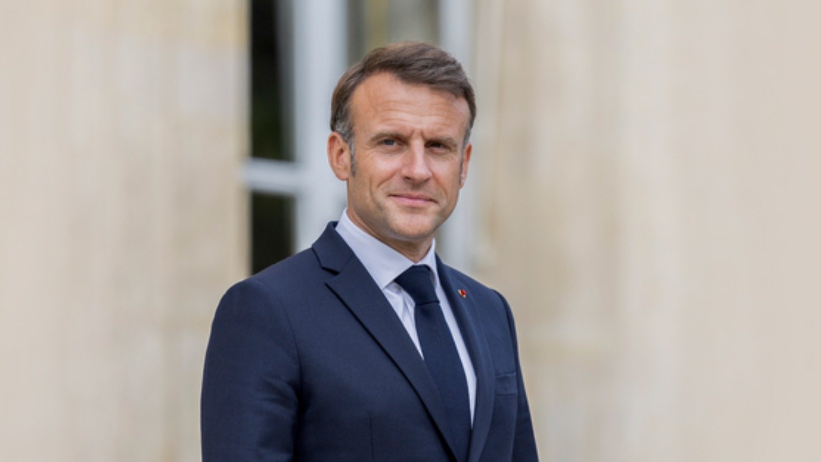 Macron, empeñado en que saliera adelante, amenazaba con referéndum popular si la Asamblea bloqueaba la iniciativa
