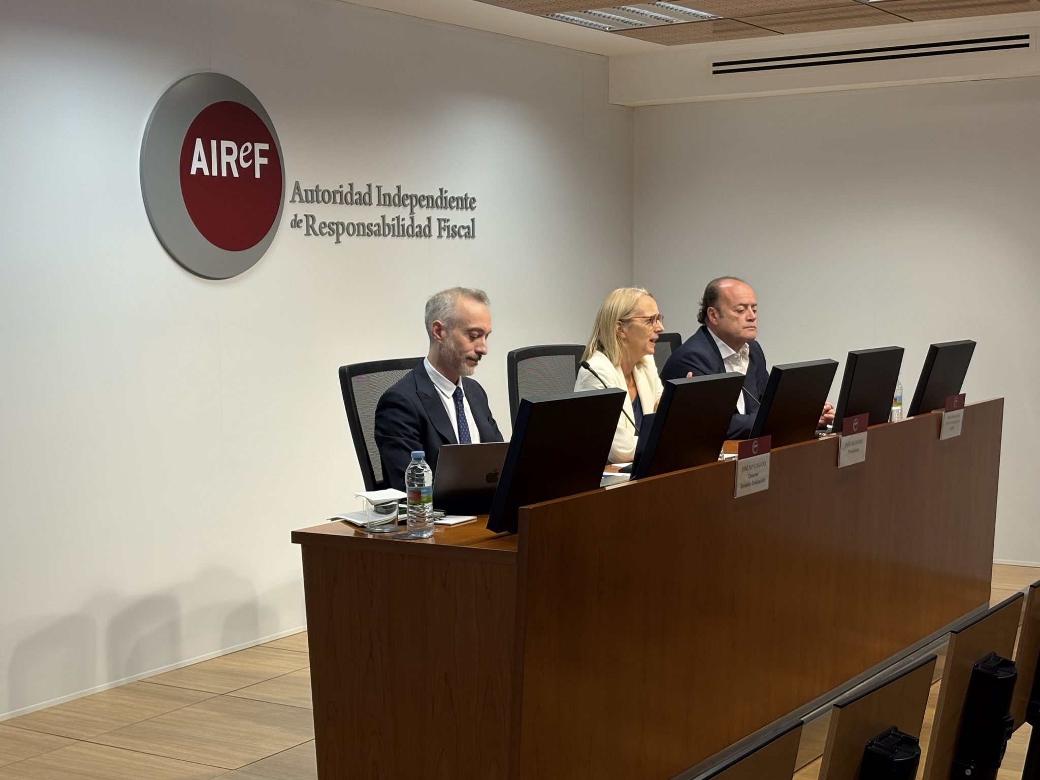 La AIReF concluye que España combina una prestación relativamente elevada con resultados inferiores a la media europea en cobertura y reducción de la pobreza