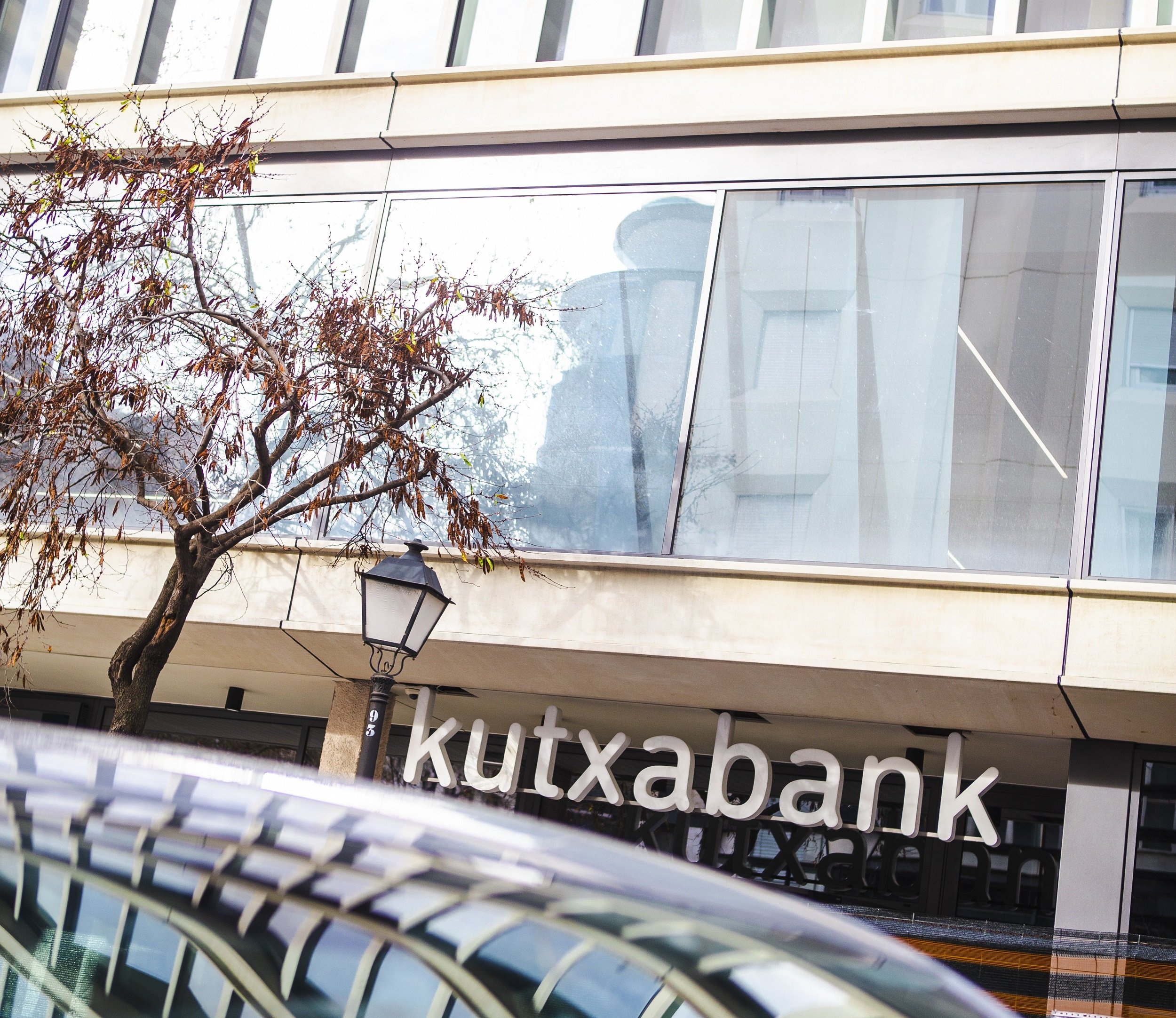 Kutxabank ganó un 22% hasta junio, pero el margen de explotación volvió a caer