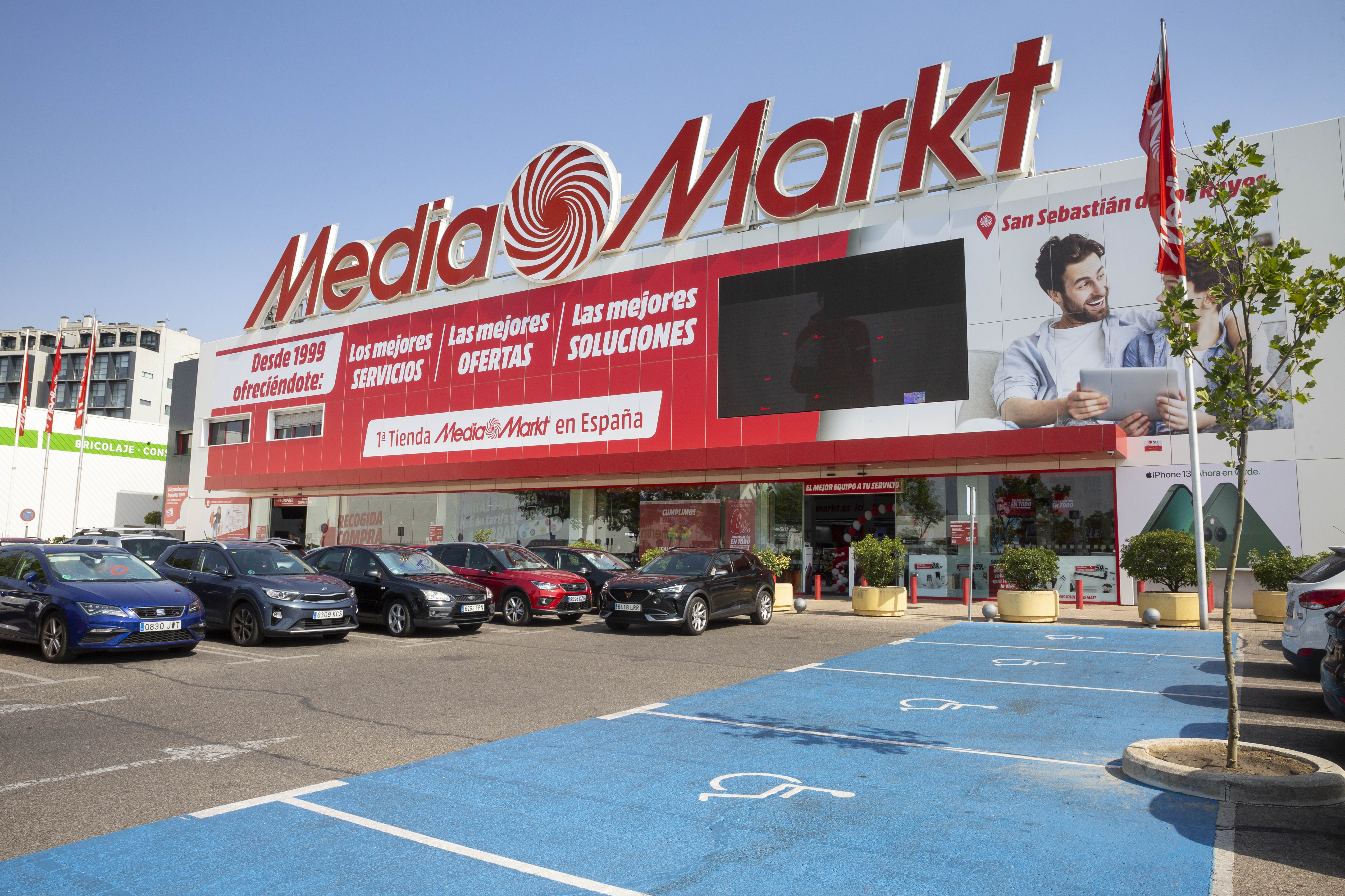 MediaMarkt, cadena especializada en venta de productos de electrónica de consumo fundada en 1979 en Múnich (Alemania) MediaMarkt, cadena especializada en venta de productos de electrónica de consumo fundada en 1979 en Múnich (Alemania)