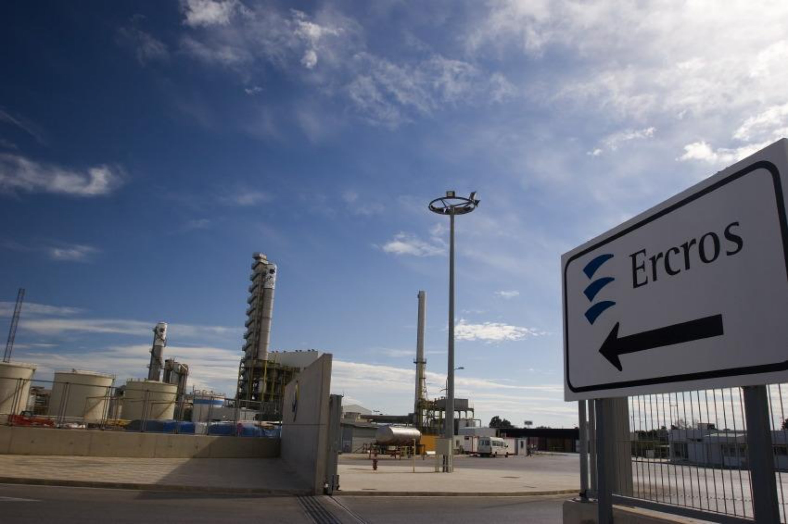 Ercros es una empresa española, especializada en el sector de la industria química, con sede social en Barcelona