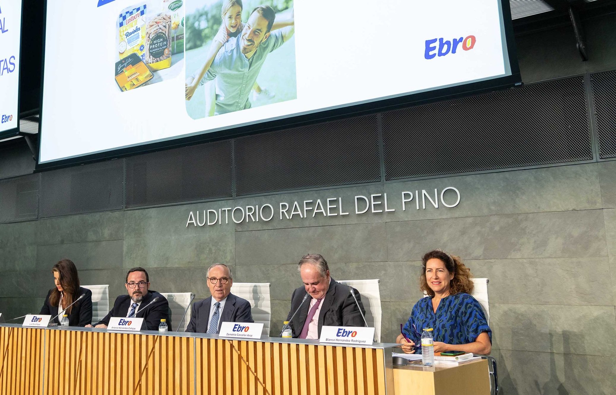 A la vista de sus resultados semestrales, Ebro Foods ha demostrado su capacidad de adaptación, su buena gestión (liderada por Antonio Hernández Callejas como presidente ejecutivo) y su eficiencia operativa A la vista de sus resultados semestrales, Ebro Foods ha demostrado su capacidad de adaptación, su buena gestión (liderada por Antonio Hernández Callejas como presidente ejecutivo) y su eficiencia operativa