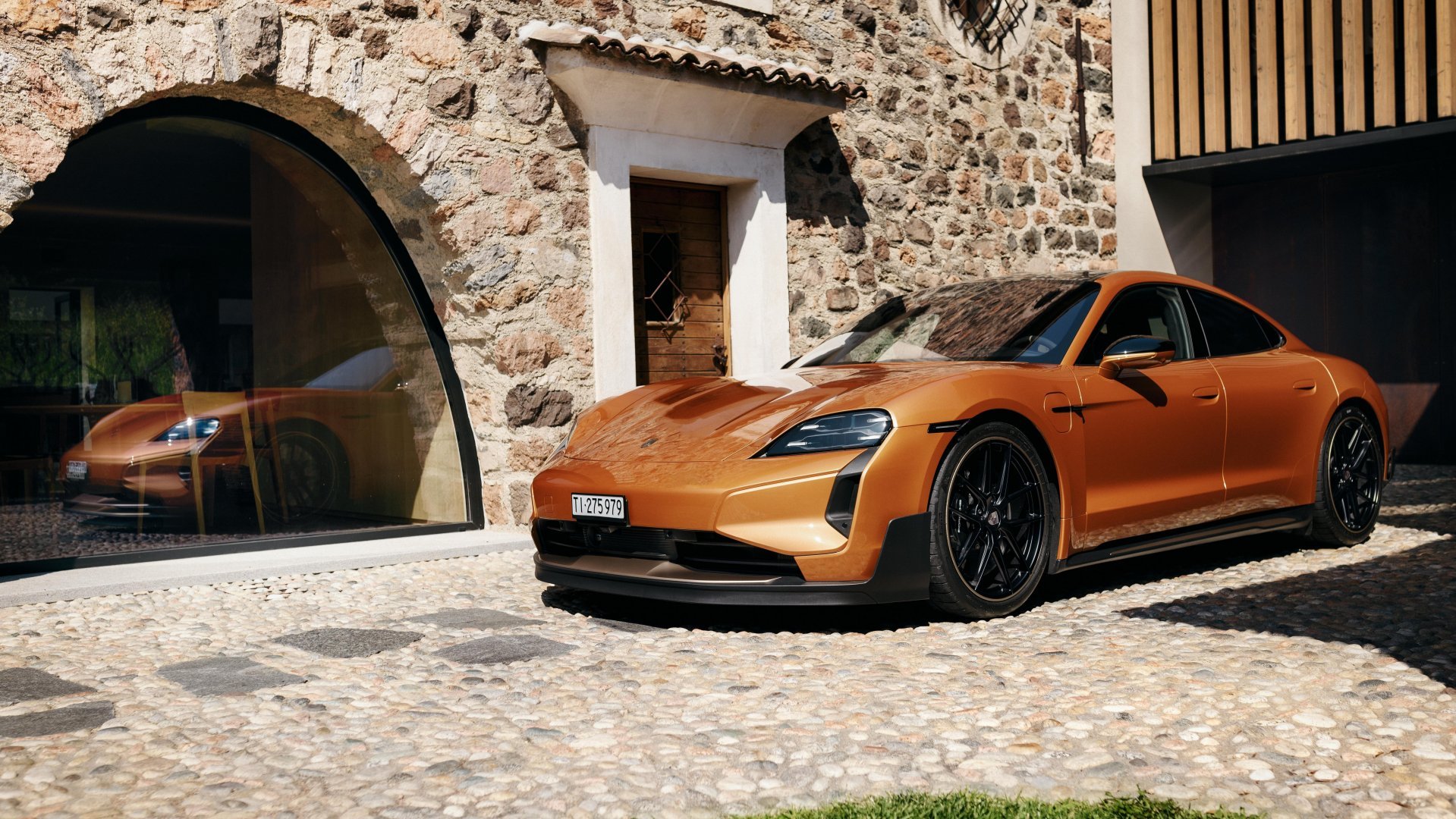 Porsche ingresa y vende menos hasta junio, pero gana un 49% más