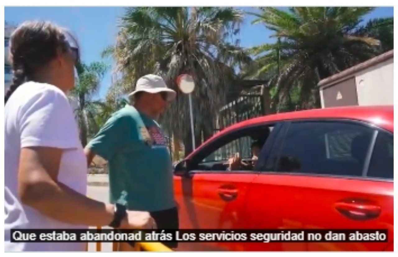"Vergüenza que tengamos que hacer guardia como si fuera la guerra. Nos hemos organizado los vecinos para dar protección a nuestras casas y familias"
