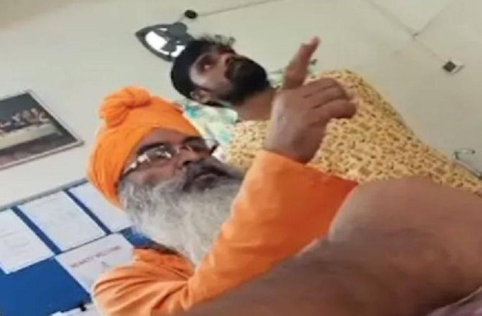 Miembros del Hindu Parishad (VHP)