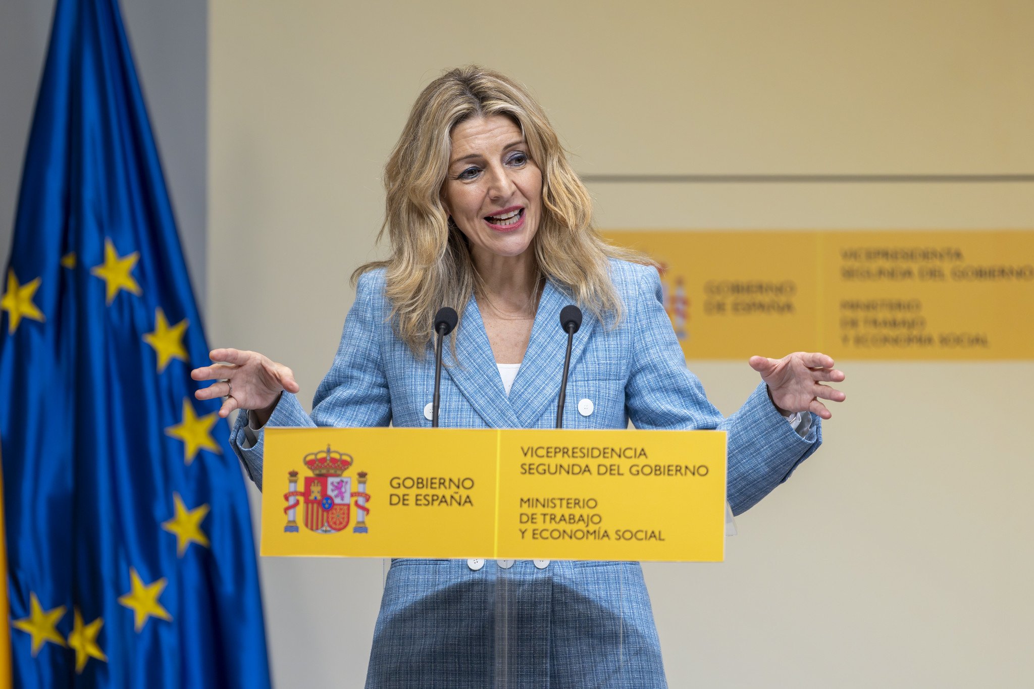 Yolanda Díaz no contrata más funcionarios, sino una empresa privada para gestionar prestaciones de desempleo que tendrá dos meses para aprender cómo funciona el sistema, pero cobrará desde el primer día / Foto: Pablo Moreno