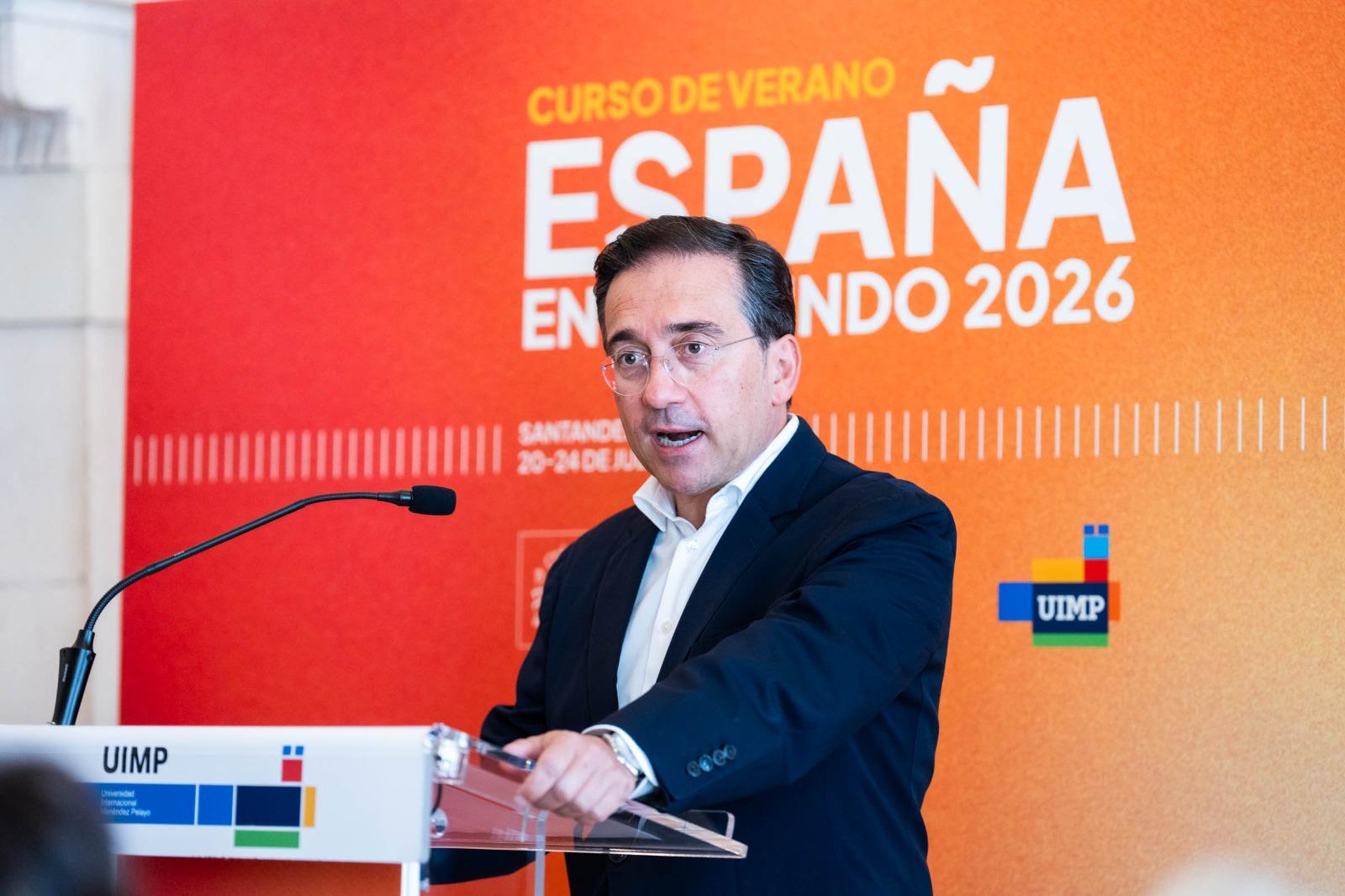 El ministro Albares piensa que los españoles son estúpidos