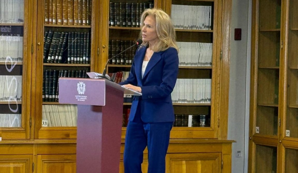 Alicia Koplowitz sale de Indra y Amadeus, pero a la vez entra en Repsol y AENA