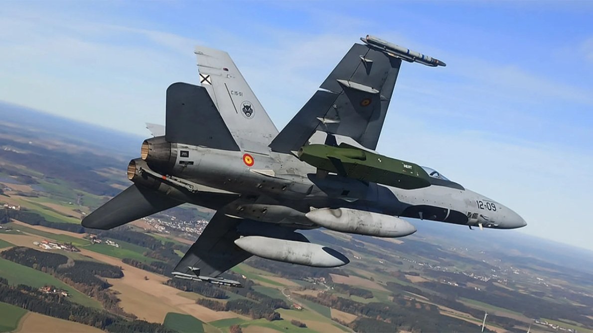 Es verdad que ese caza bombardero español debería estar operando sobre Ceuta y Marruecos pero, en todo caso, bien por nuestros aviadores