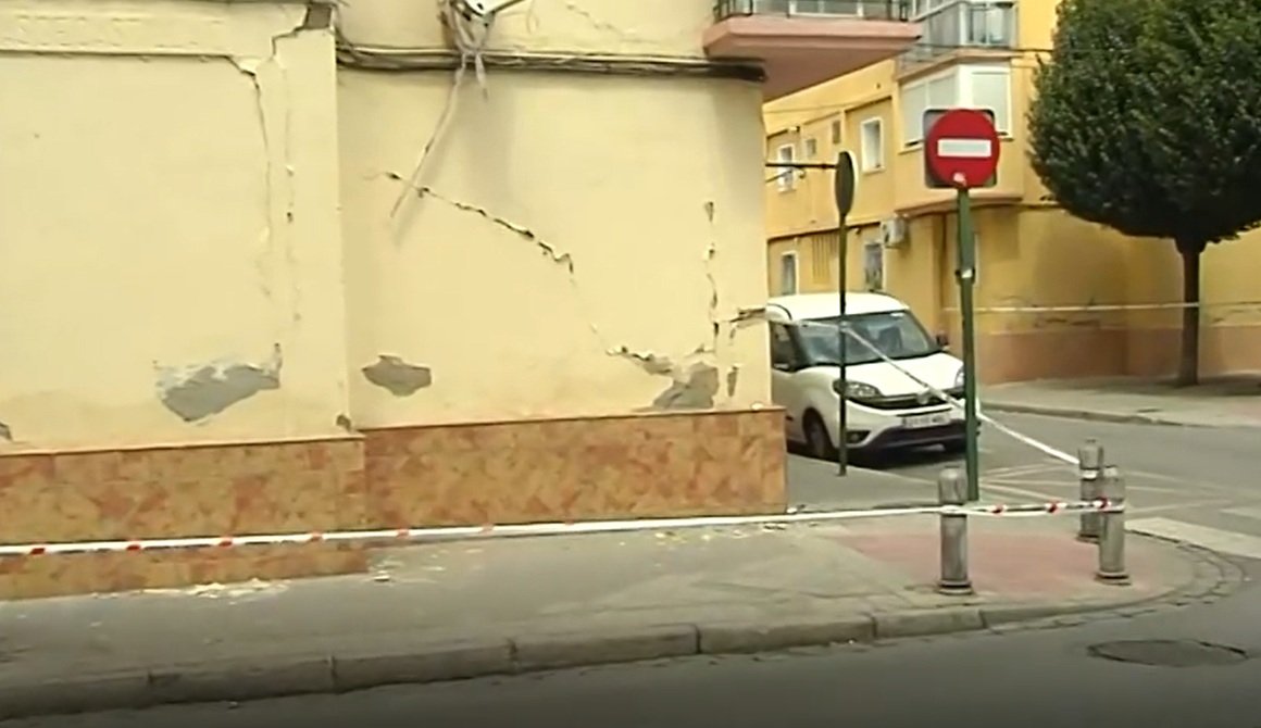 Las calles y viviendas de Granada llevan días sufriendo terremotos