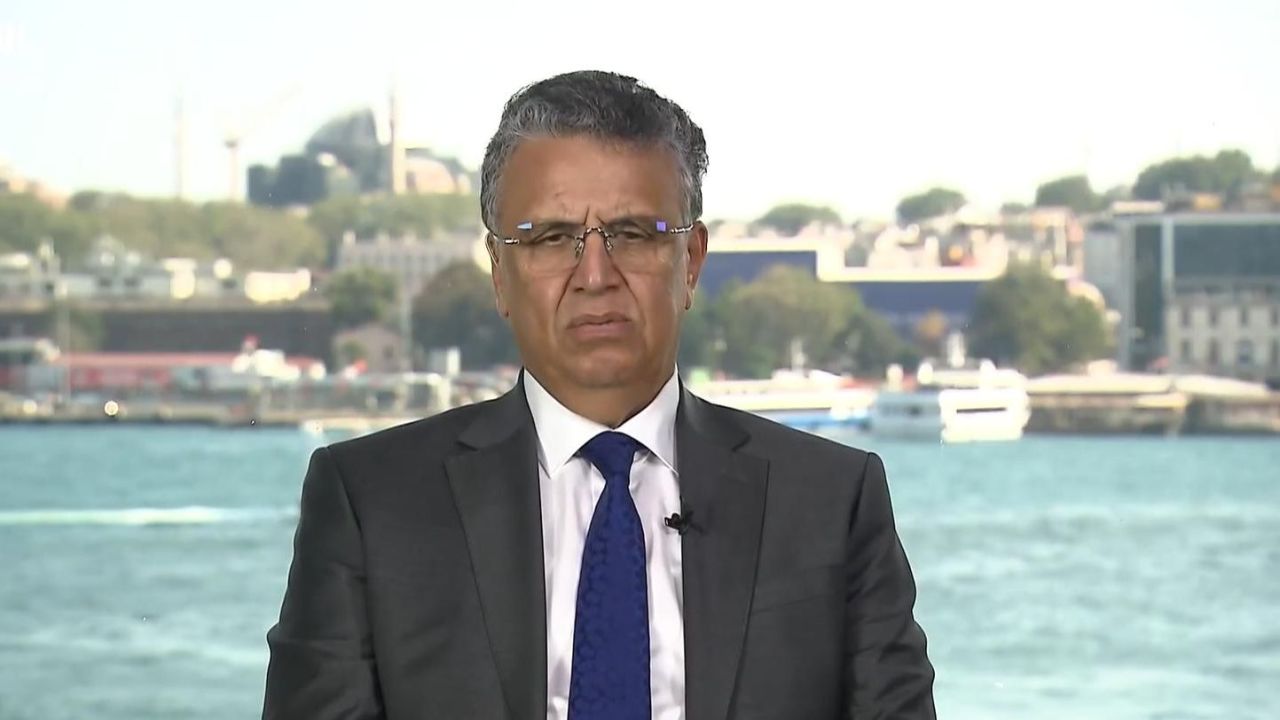 El ministro de Justicia del reino alauí, Abdellatif Ouahbi, nos ha proporcionado dos noticias en una sola frase: que cómo iba a detener a los 70.000 marroquíes que entraron en Ceuta si iban a entrar en una ciudad marroquí El ministro de Justicia del reino alauí, Abdellatif Ouahbi, nos ha proporcionado dos noticias en una sola frase: que cómo iba a detener a los 70.000 marroquíes que entraron en Ceuta si iban a entrar en una ciudad marroquí