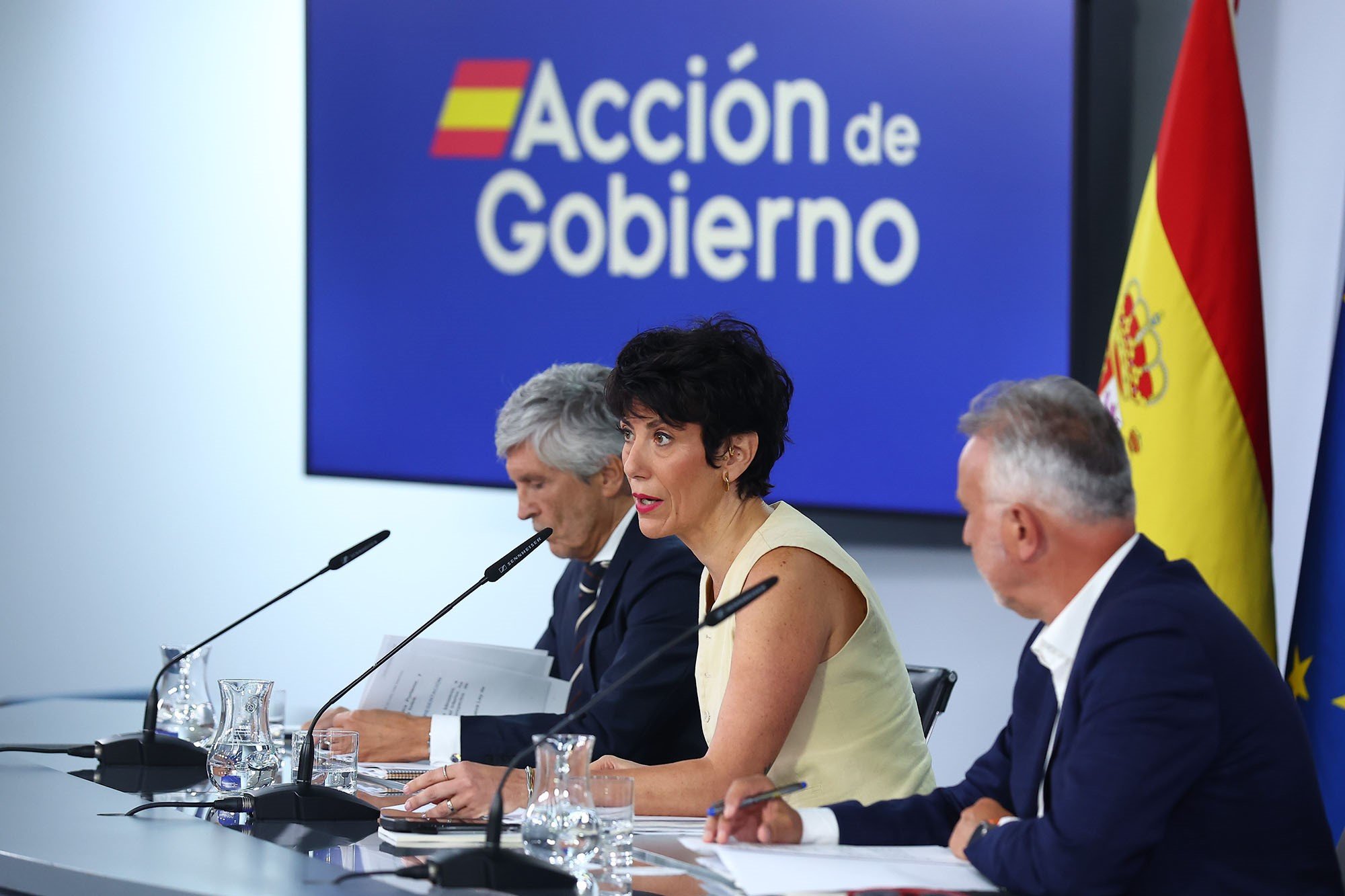 Resulta llamativo que, en plena crisis de Ceuta, Marlaska, acompañado de Saiz y Torres, anuncie dos proyectos de ley: el uno sobre derecho de asilo y el otro sobre los derechos de los extranjeros en España