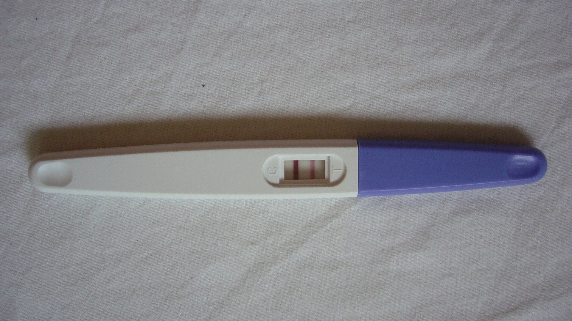 Tanto el test de embarazo en sangre como el realizado en orina son muy fiables siempre y cuando se realicen en el momento adecuado