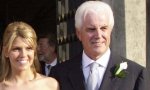 Sabrina Benetton junto a su padre, el fallecido Gilberto, el día de su boda en 2004