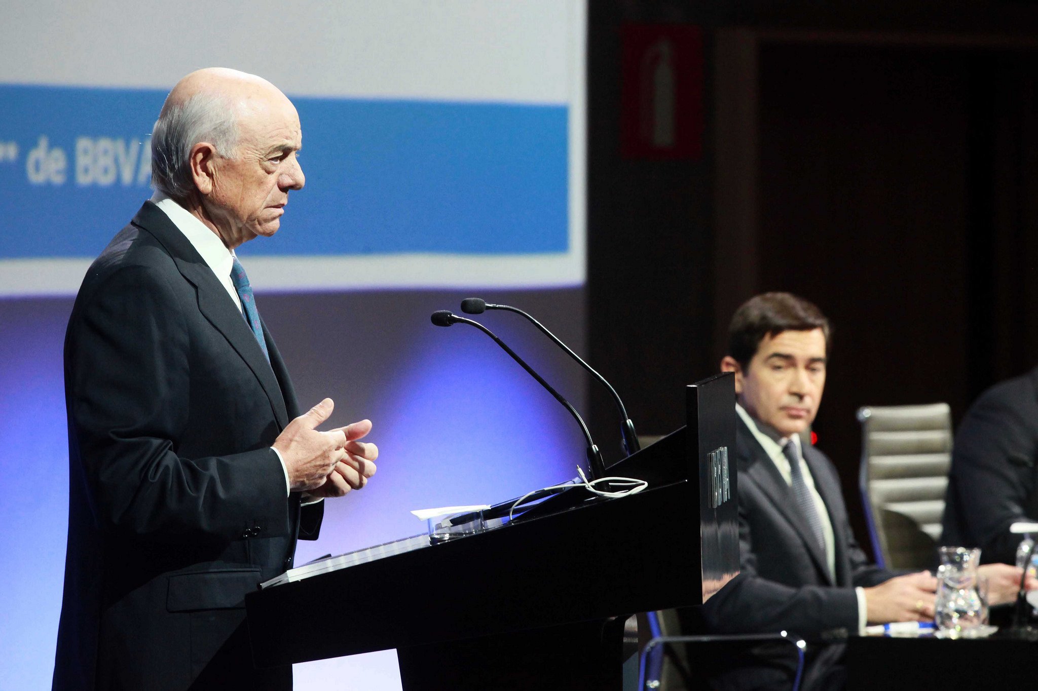 Carlos Torres no quiere forzar la salida de FG pero éste se niega a abandonar el banco voluntariamente